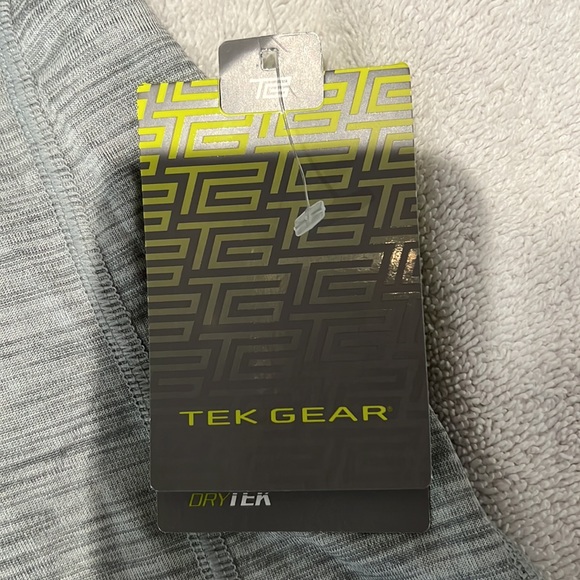 Never worn with tags Mens size large gray Athletic short sleeved shirt. - Picture 3 of 6